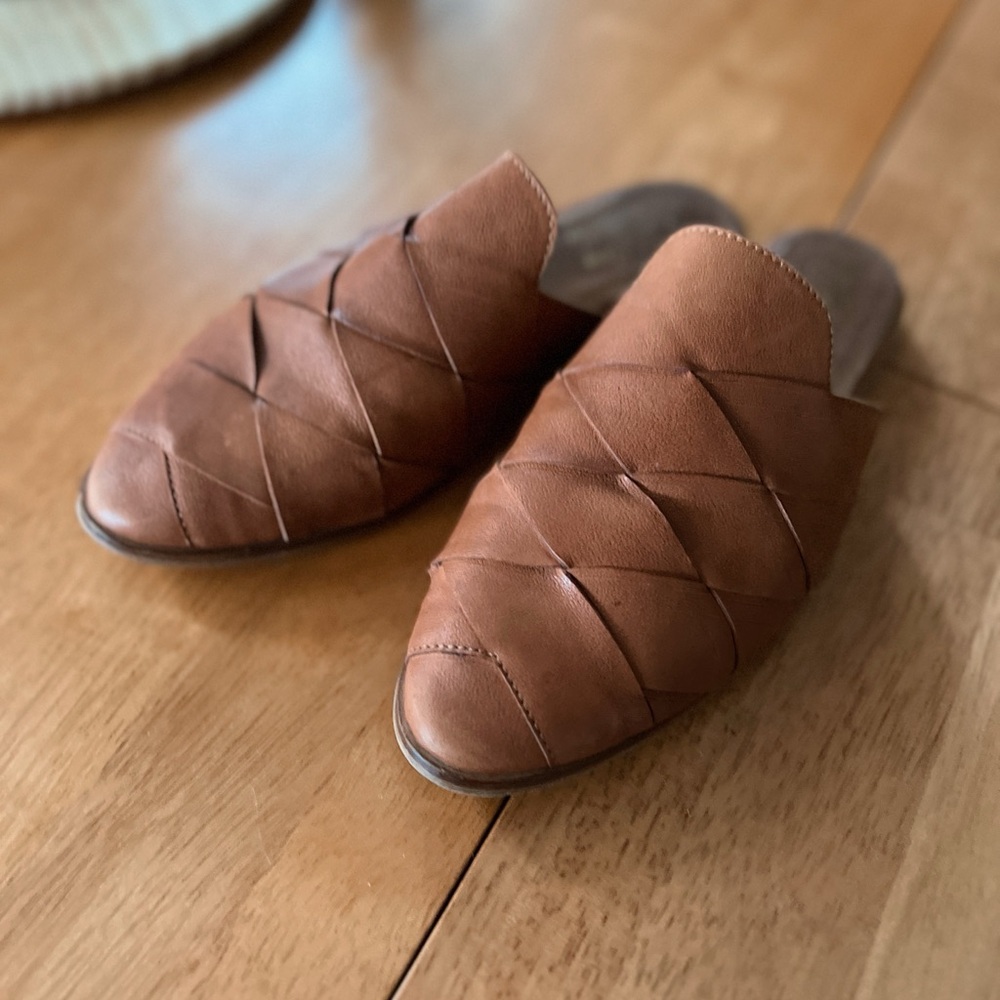 women’s seychelles slip-on sandals